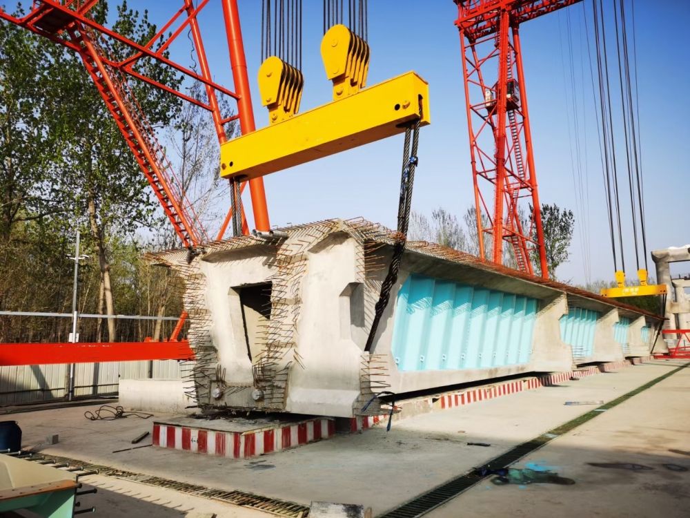 架橋機(jī)、提梁機(jī)生產(chǎn)制造廠家提供安裝調(diào)試、搬遷移裝、租賃回收