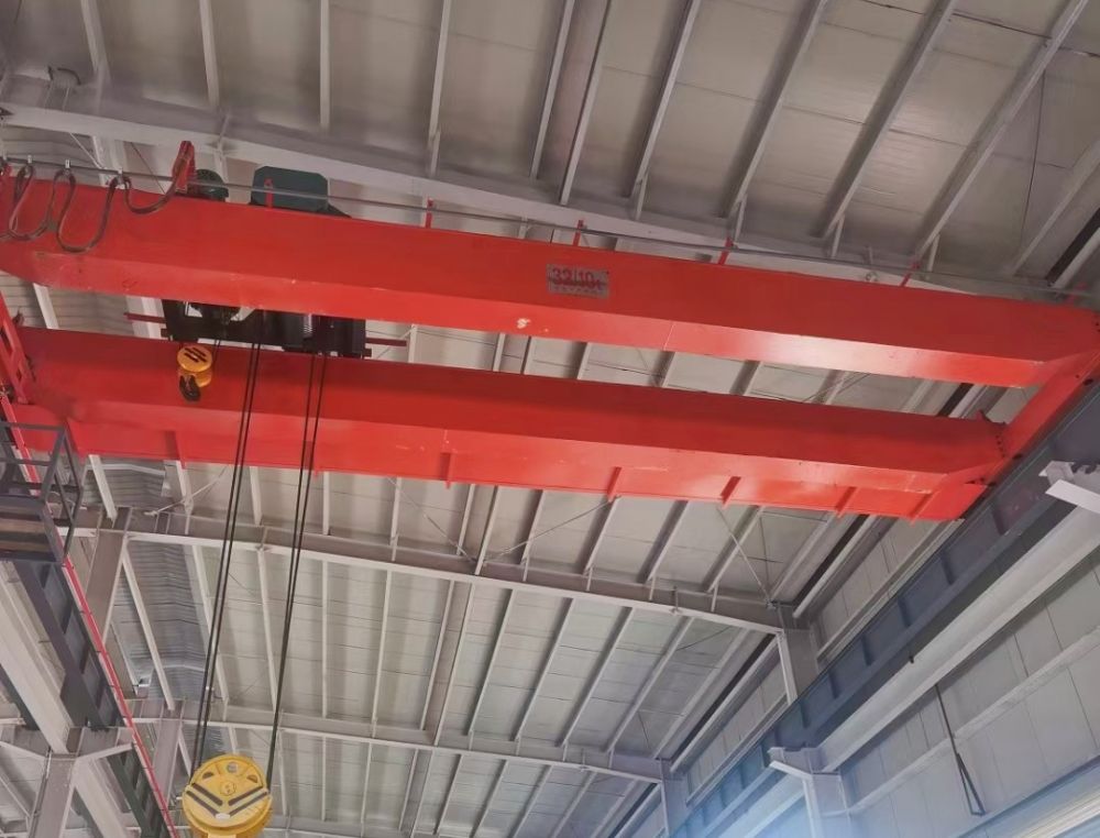 橋式吊機、天車、橋吊、行吊、電動雙梁橋式起重機設計制造、安裝維修