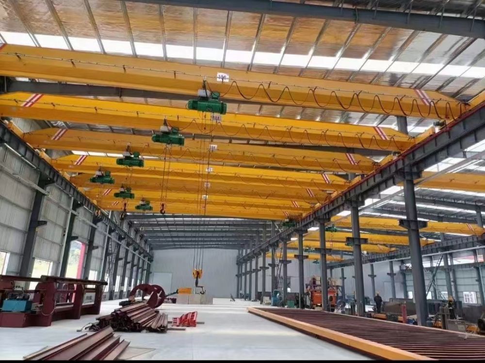 河南新鄉(xiāng)起重機(jī)、LDA型電動(dòng)單梁起重機(jī)起重量、價(jià)格