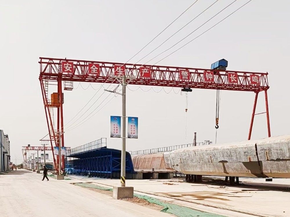 桁架門(mén)式起重機(jī)、工程龍門(mén)吊、提梁機(jī)、路橋門(mén)機(jī)、河南鐵山起重