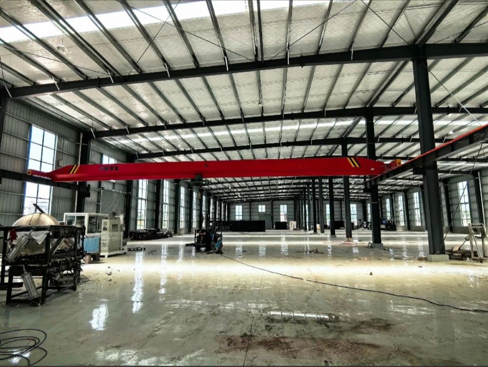 LDA電動單梁起重機產(chǎn)品特性、自重輪壓、技術(shù)參數(shù)