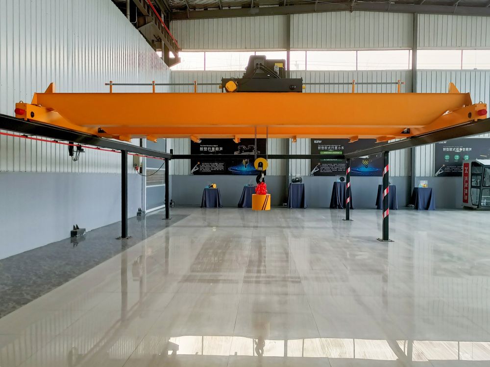 歐標(biāo)起重機(jī)、歐式新型雙梁橋式起重機(jī)、歐式天車、吊機(jī)