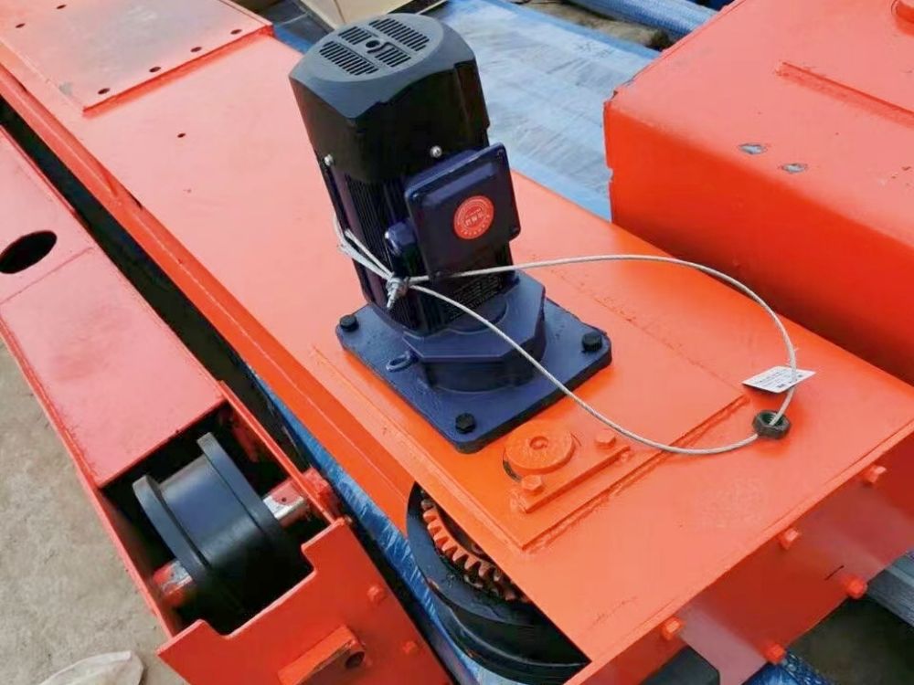 起重機(jī)端梁總成、車輪組、減速機(jī)、運行電機(jī)批發(fā)零售