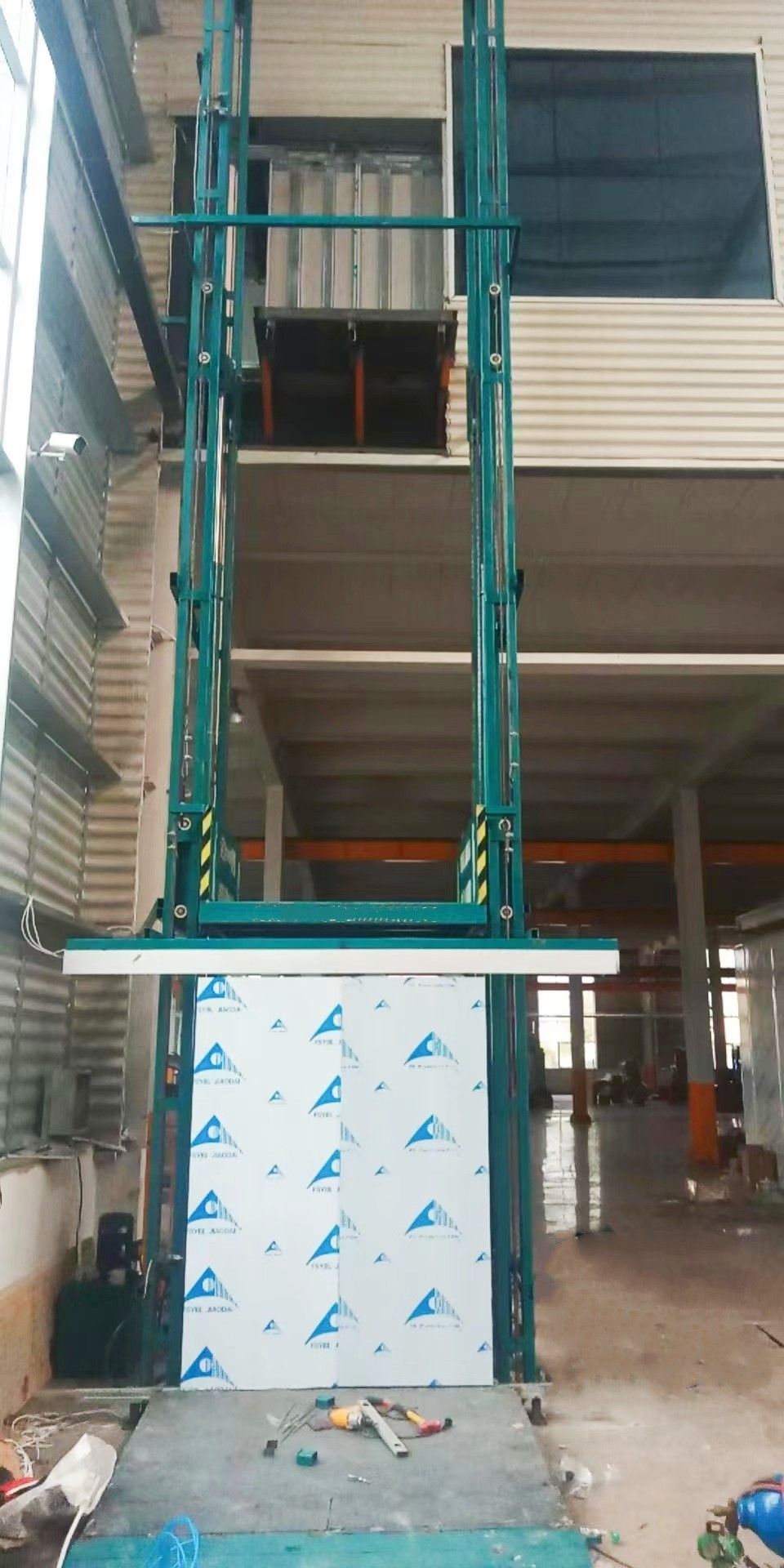 江西贛州液壓升降機(jī)、升降平臺(tái)、升降貨梯設(shè)計(jì)制造、安裝維修
