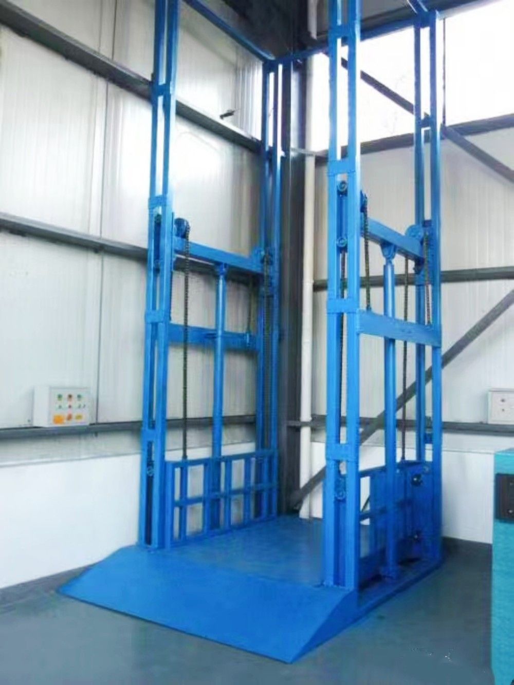 電動(dòng)液壓導(dǎo)軌式升降機(jī)、升降貨梯、升降機(jī)械生產(chǎn)廠家、品牌