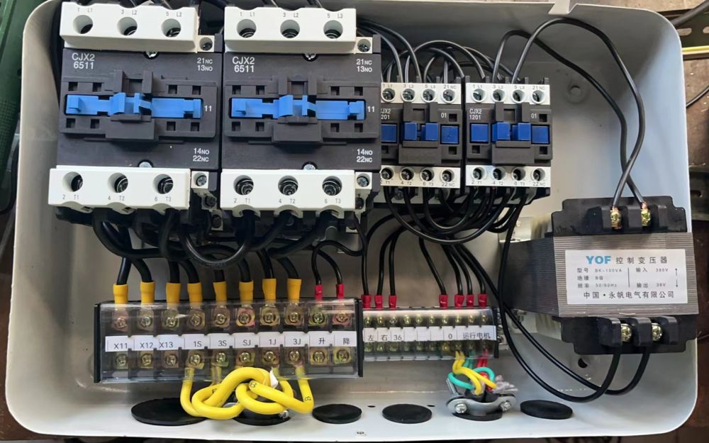 電動(dòng)葫蘆控制電器箱、單速/雙速葫蘆電器控制箱