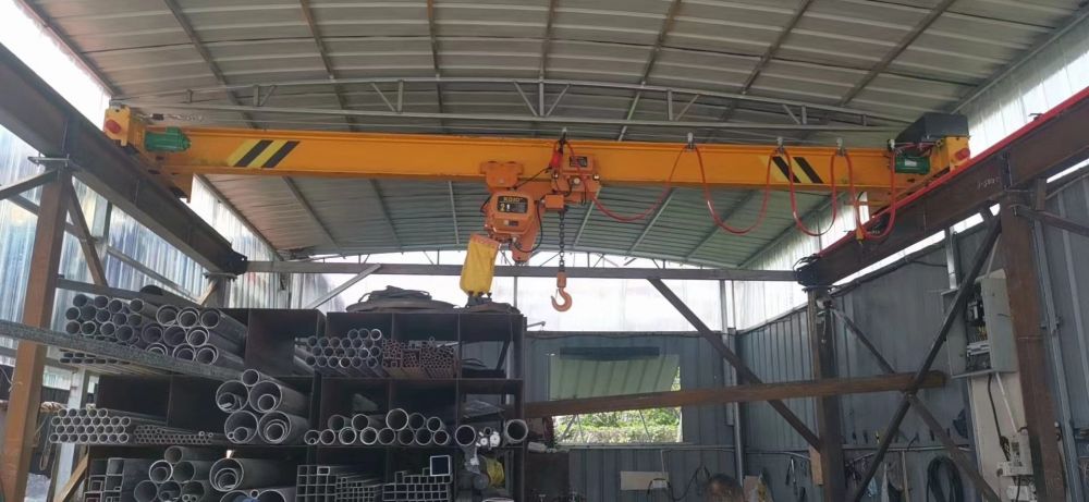 成都龍門吊安裝、行吊定做、起重機銷售維修