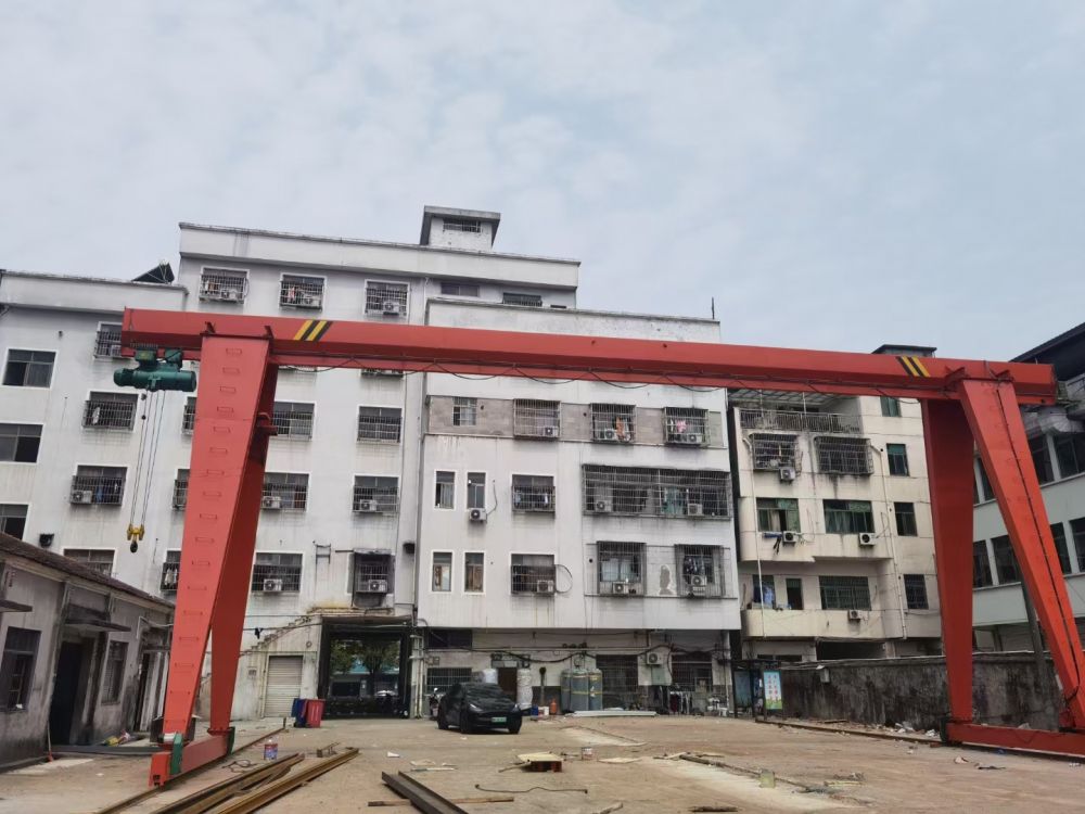 山東門(mén)式起重機(jī)、MH型電動(dòng)單梁門(mén)式起重機(jī)、龍門(mén)吊