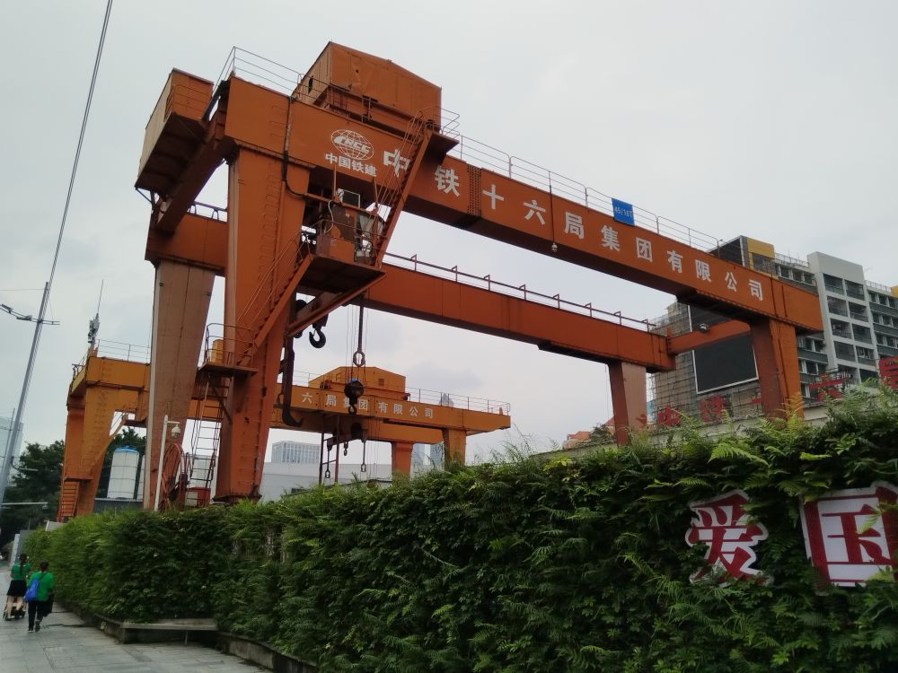 浙江臺(tái)州門(mén)式起重機(jī)、地鐵出渣機(jī)、工程龍門(mén)吊租賃