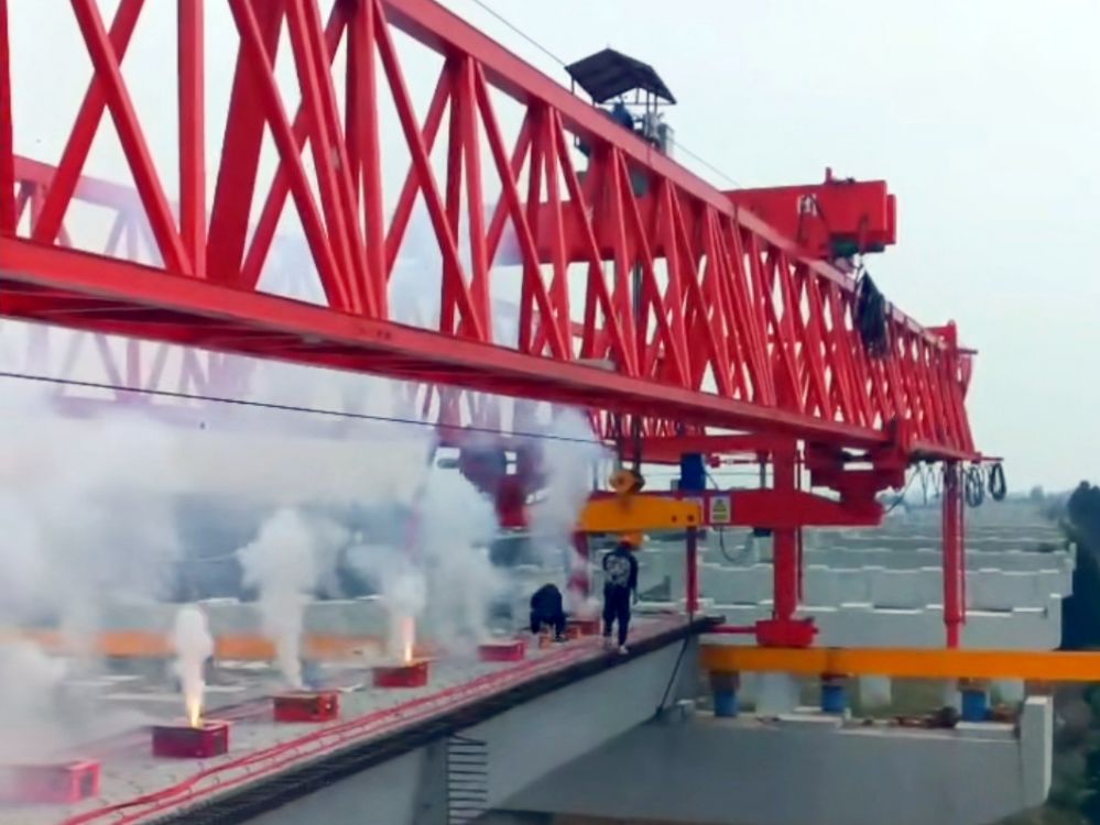 架橋機(jī)型號(hào)規(guī)格、技術(shù)參數(shù)、架橋機(jī)廠家銷售出租租賃、安裝搬遷維修