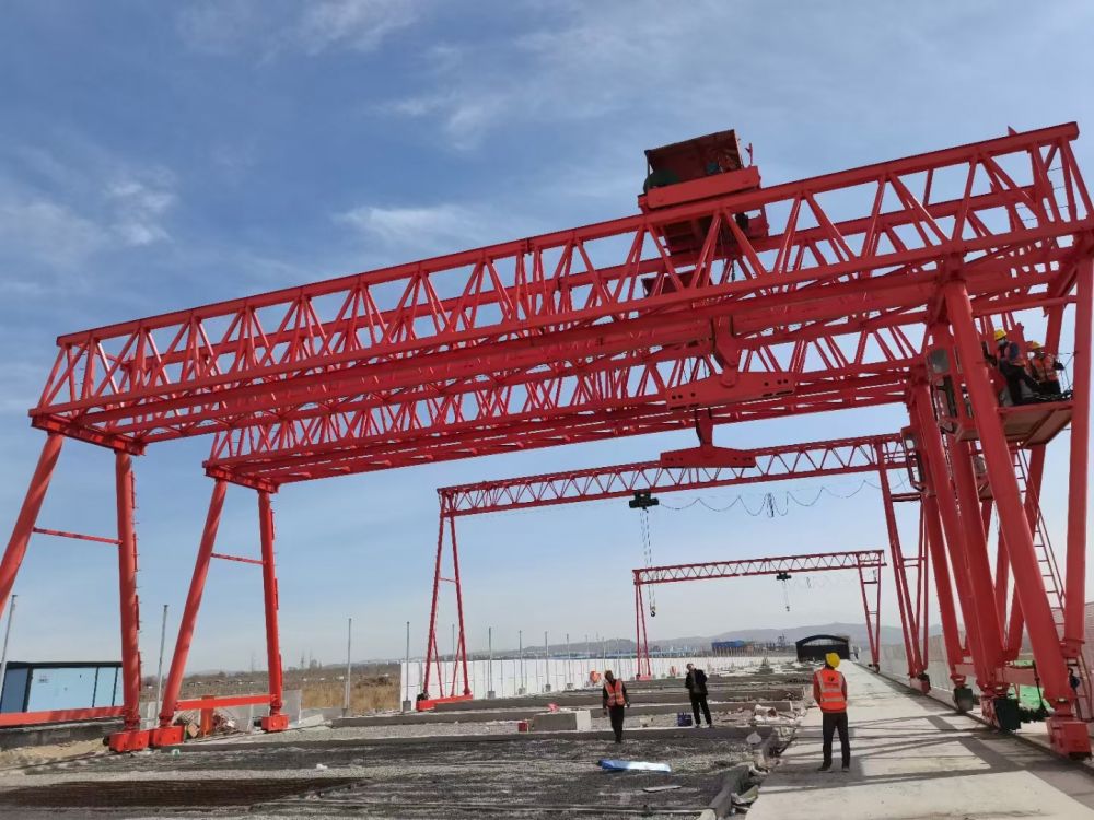 綿陽(yáng)龍門吊、提梁機(jī)、路橋門機(jī)、雙梁門式起重機(jī)廠家銷售安裝維修