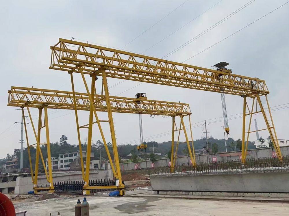 門式起重機(jī)、龍門吊廠家品牌、提梁機(jī)、路橋門機(jī)供貨安裝維修、租賃