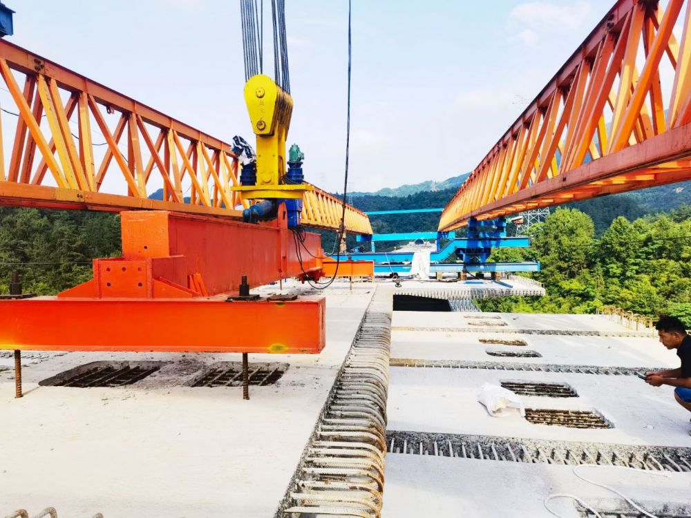 山西架橋機(jī)、新東方架橋機(jī)廠家銷售、安裝維修