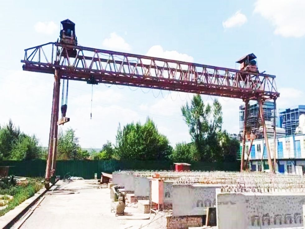 信陽提梁機、路橋門式起重機、路橋龍門吊