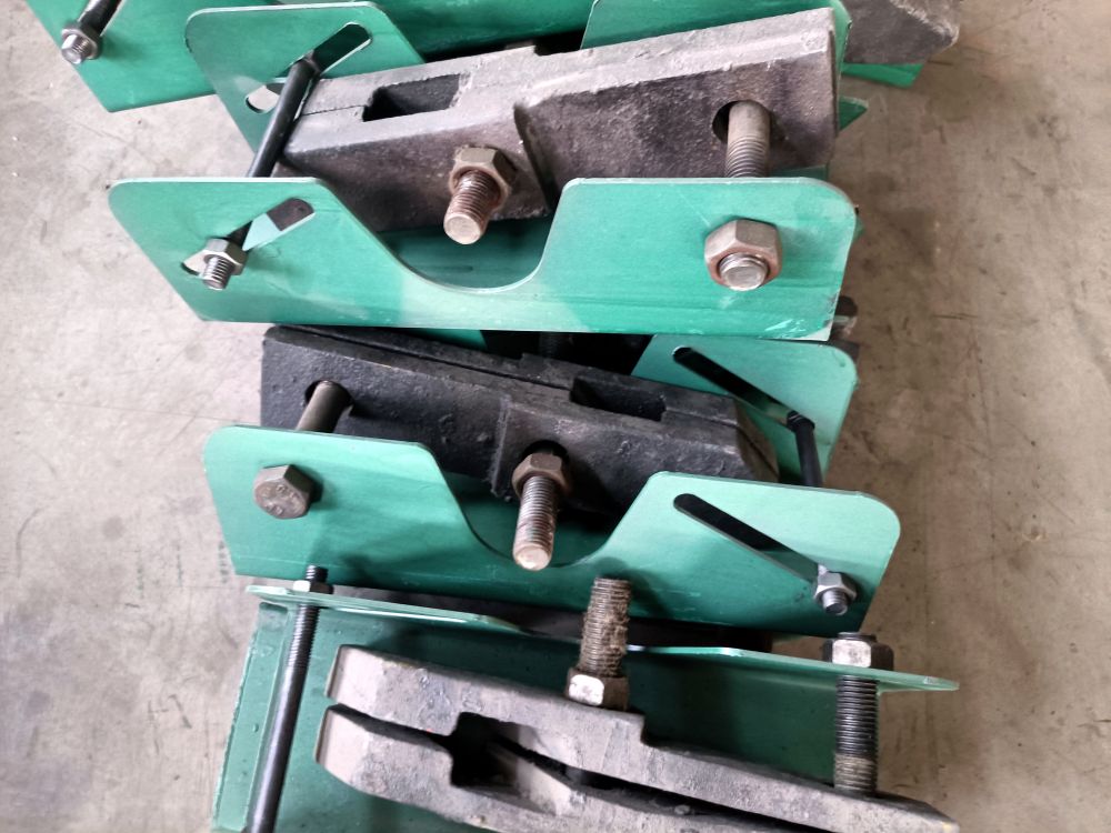 賀州龍門吊夾軌器、盤式夾軌器、液壓夾軌器、防風(fēng)鐵楔廠家銷售安裝