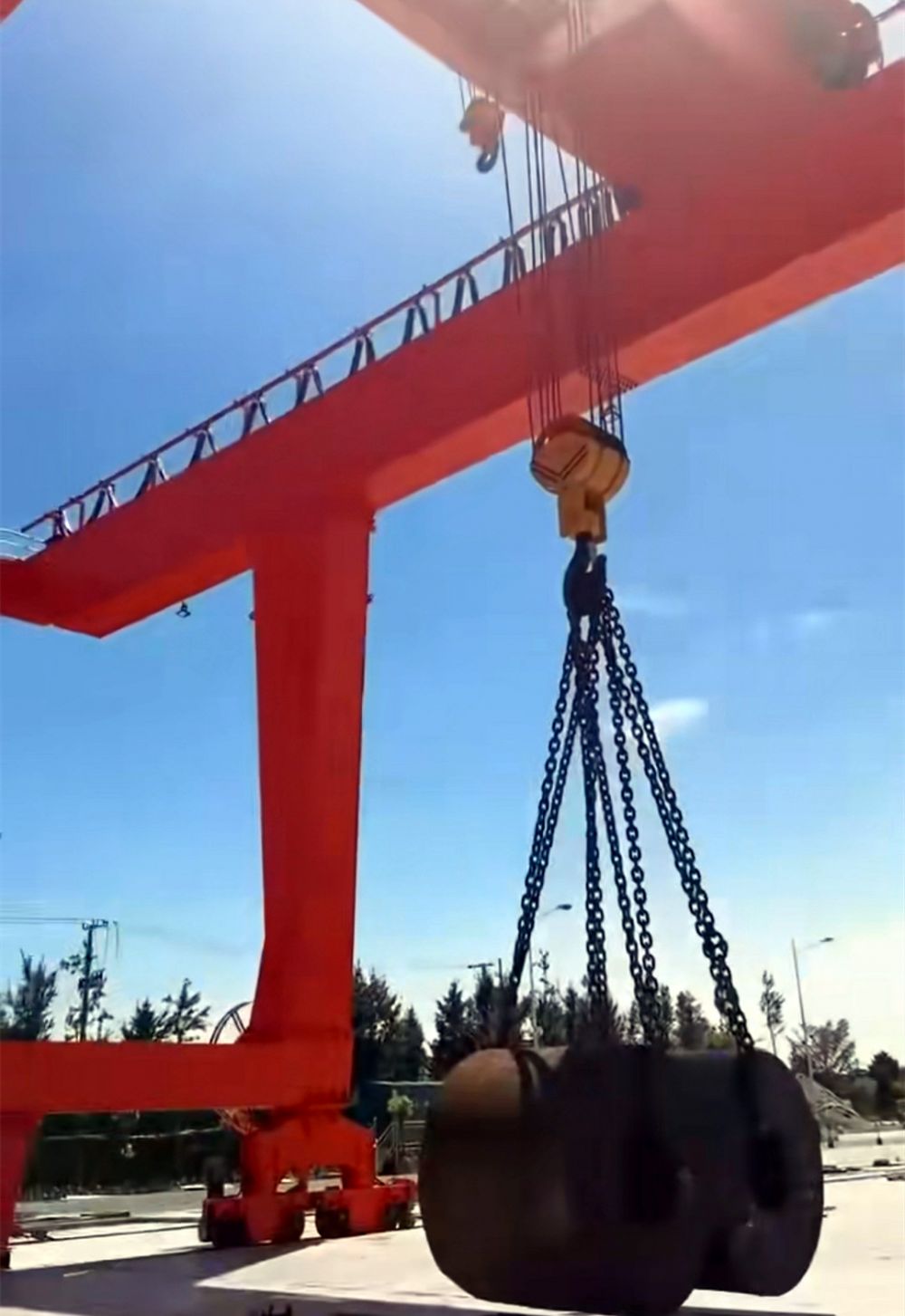 四川起重吊鉤吊具、行車大鉤、旋轉(zhuǎn)吊鉤、掛梁廠家銷售