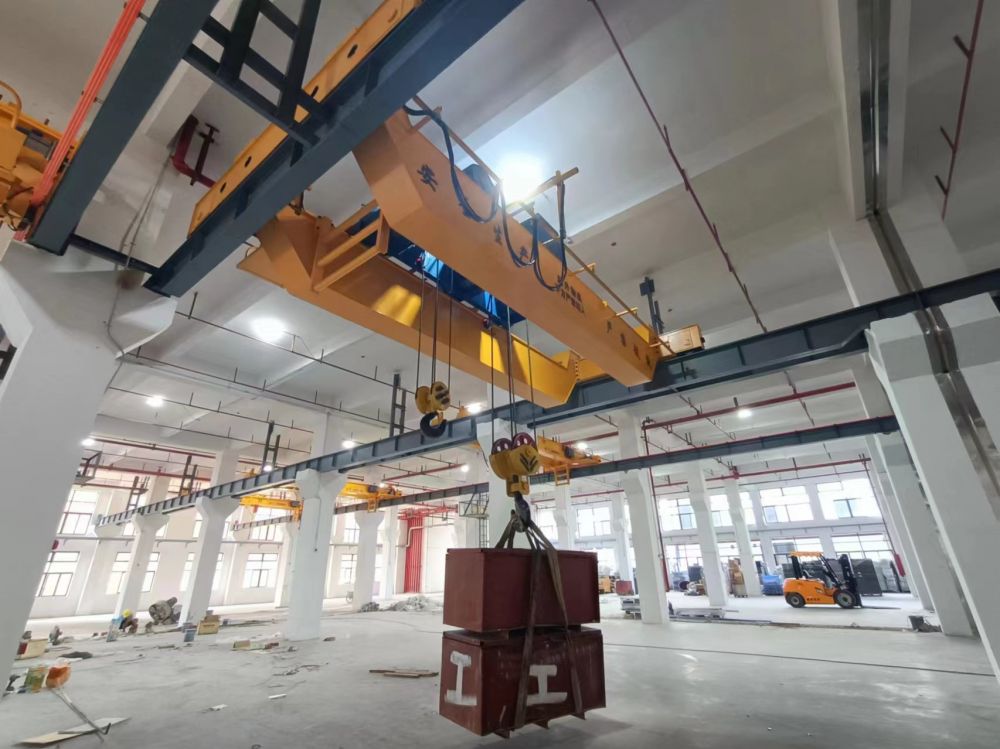 LH型葫蘆雙、電動(dòng)葫蘆雙梁橋式起重機(jī)、行車