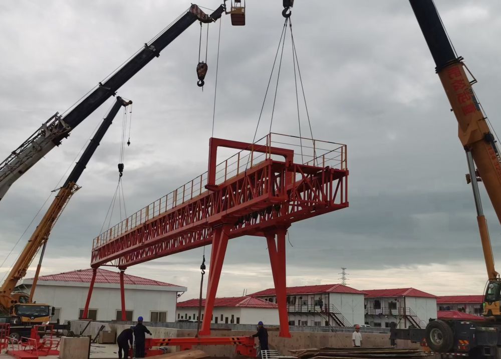 雙主梁桁架龍門(mén)吊、MG型門(mén)式起重機(jī)