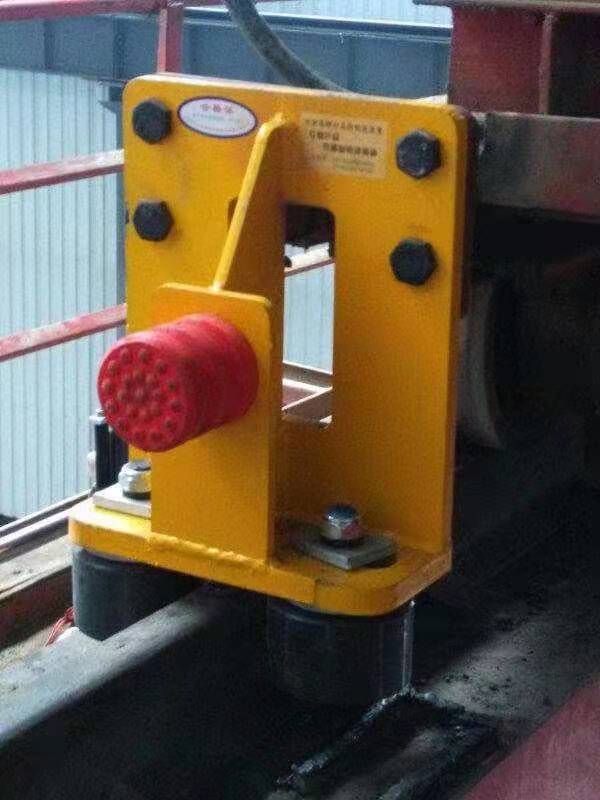 起重機防脫軌器、起重機防啃軌裝置