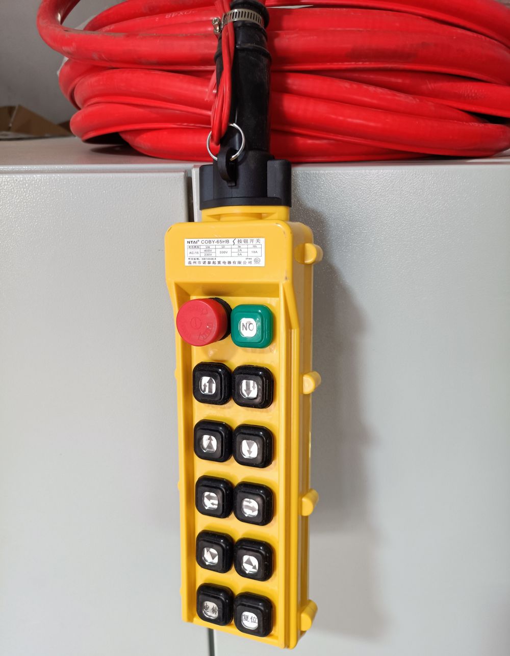 起重電器廠家、起重電動(dòng)葫蘆控制按鈕、手電門、手柄批發(fā)零售、價(jià)格優(yōu)