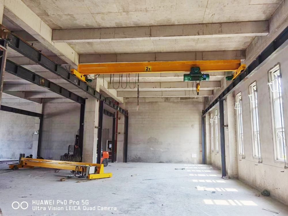 簡易電動單梁起重機(jī)、非標(biāo)起重機(jī)、起重機(jī)現(xiàn)場制作