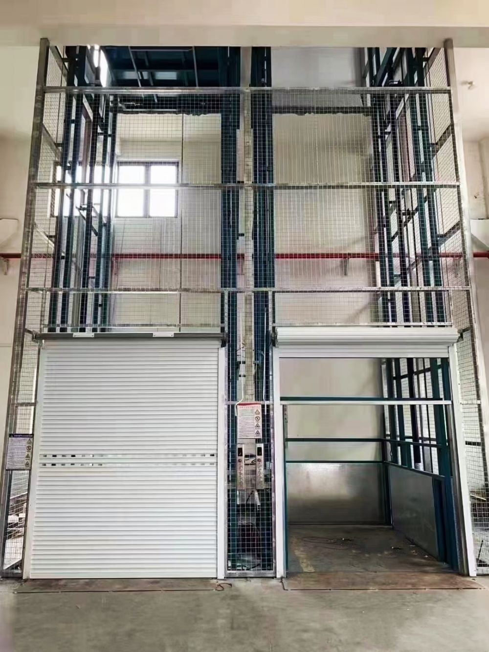 SJD鏈條導(dǎo)軌式液壓升降機(jī)、載貨提升機(jī)、載貨平臺(tái)、載貨貨梯