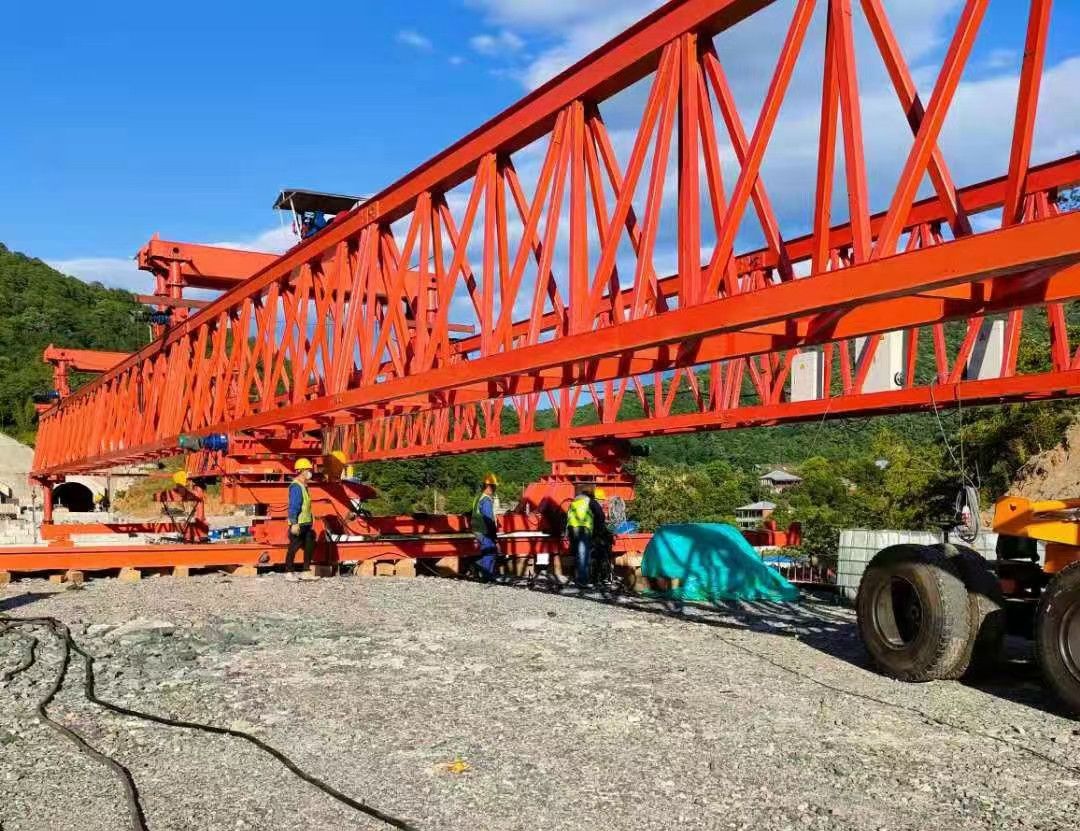 遼寧撫順架橋機(jī)、公路鐵路架橋機(jī)、自平衡架橋機(jī)廠家供貨