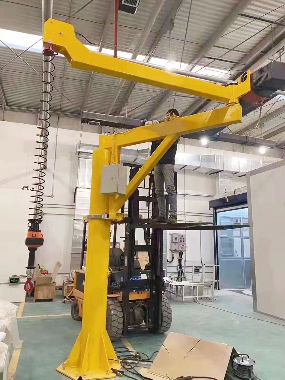 東莞起重機(jī)廠家銷售、折臂吊懸臂起重機(jī)