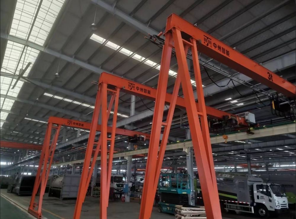 上海龍門吊、中州智能起重半腿單梁門式起重機(jī)