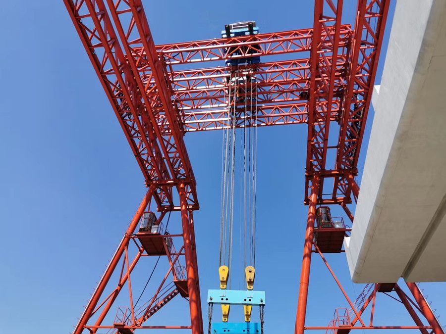 河南路橋工程提梁機(jī)、MG型工程門式起重機(jī)
