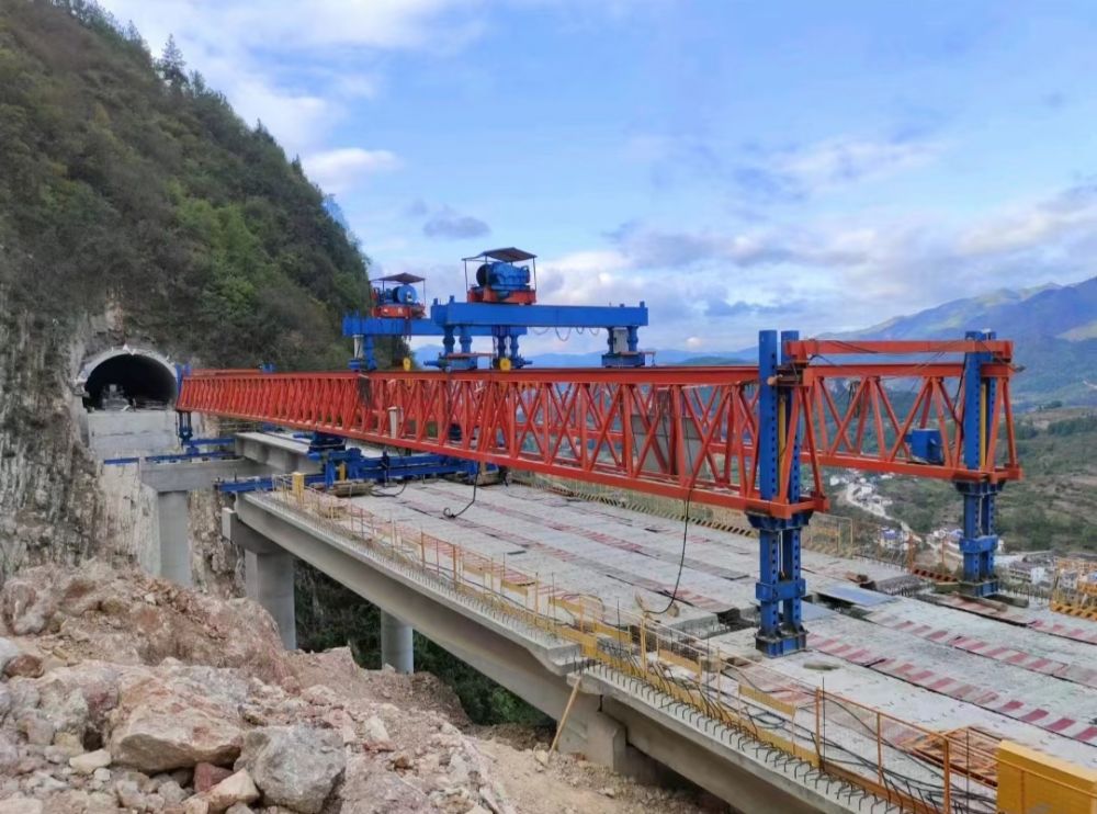 安徽架橋機(jī)廠家品牌、架橋機(jī)制造、架橋機(jī)安裝搬遷、租賃出租