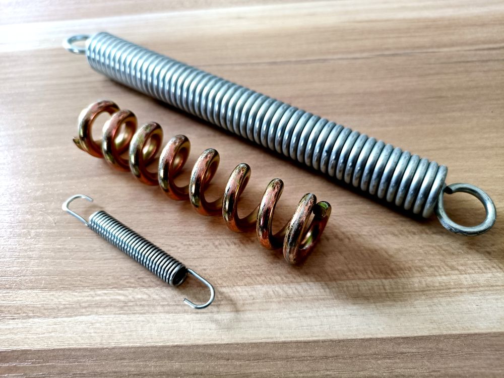 新鄉(xiāng)彈簧、卡簧、拉簧、異形簧生產(chǎn)廠家-長垣縣南墻彈簧廠