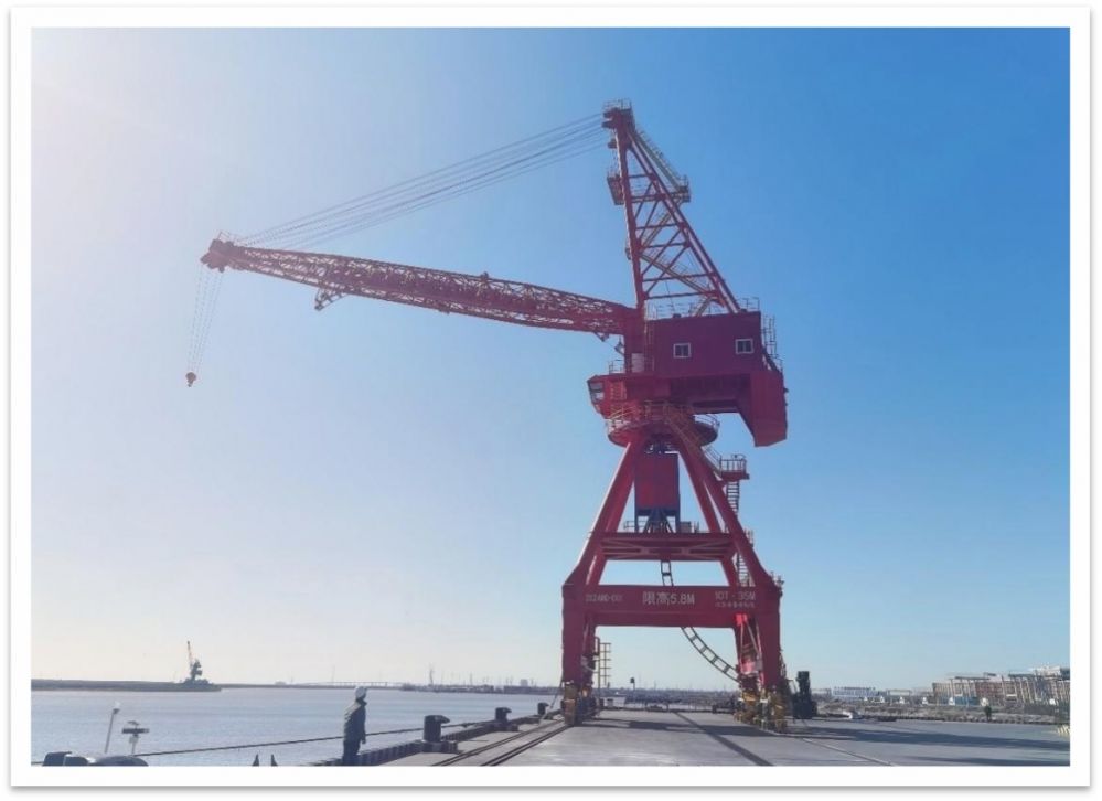 艾吉斯射陽港碼頭MQ1035吊鉤/海纜輸送兩用門座機(jī)