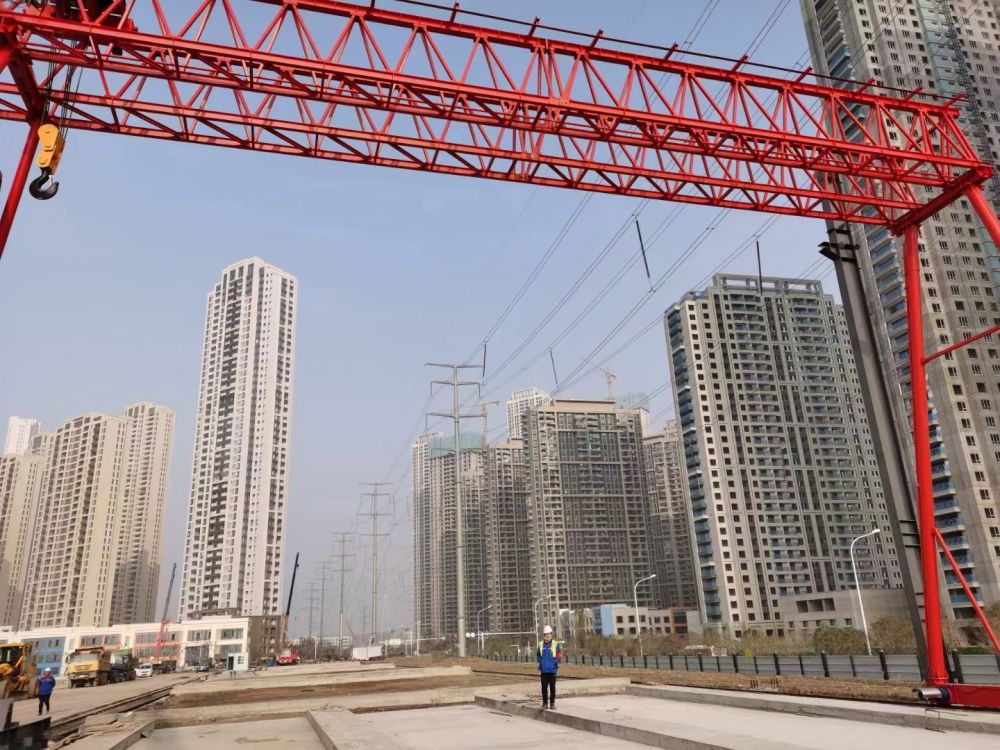 泉州工程龍門吊、提梁機(jī)、MG型電動雙梁門式起重機(jī)廠家銷售