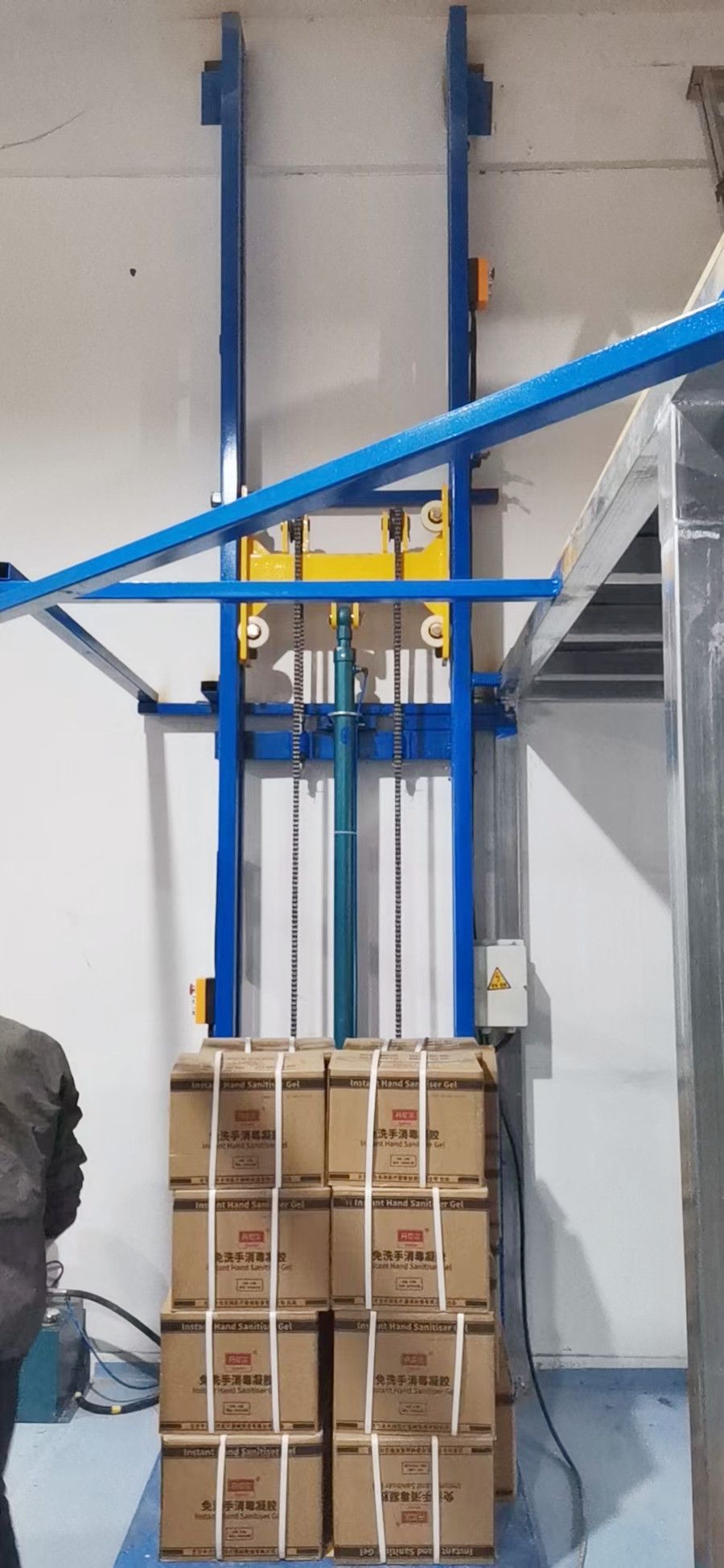 嘉興市SJD0.5~10t鏈條導(dǎo)軌式液壓升降機(jī)廠家銷售，安裝維修