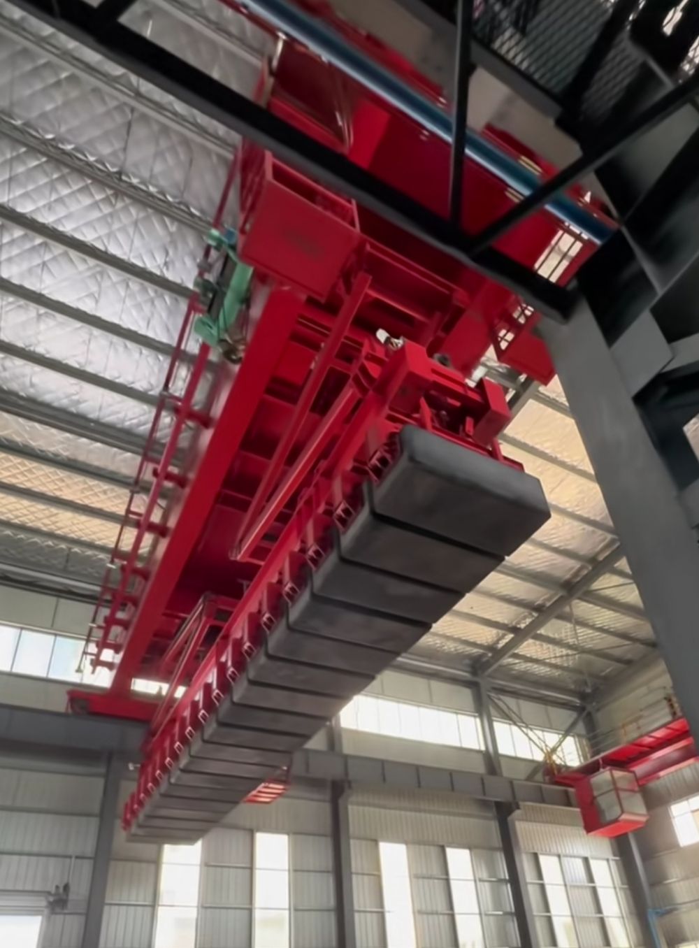 力派起重機、堆垛電車、堆垛起重機、鋁電解多功能機組