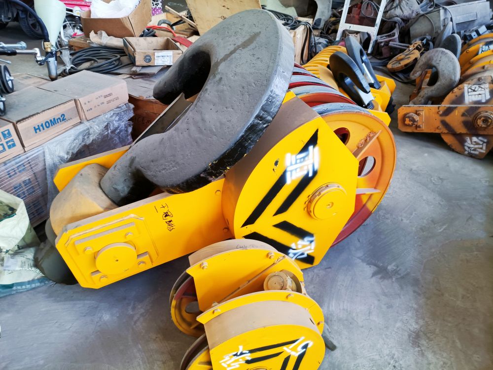 起重機(jī)吊鉤、行車(chē)大鉤、起重吊鉤吊具夾鉗夾具設(shè)計(jì)制造、安裝維修