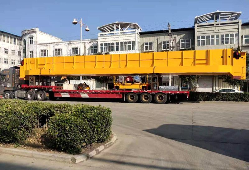 起重機(jī)整機(jī)運(yùn)輸.jpg 起重機(jī)整機(jī)運(yùn)輸.jpg