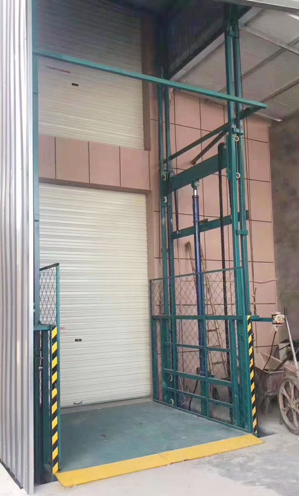 成都升降平臺(tái)、鏈條導(dǎo)軌式升降機(jī)廠(chǎng)家銷(xiāo)售安裝維修