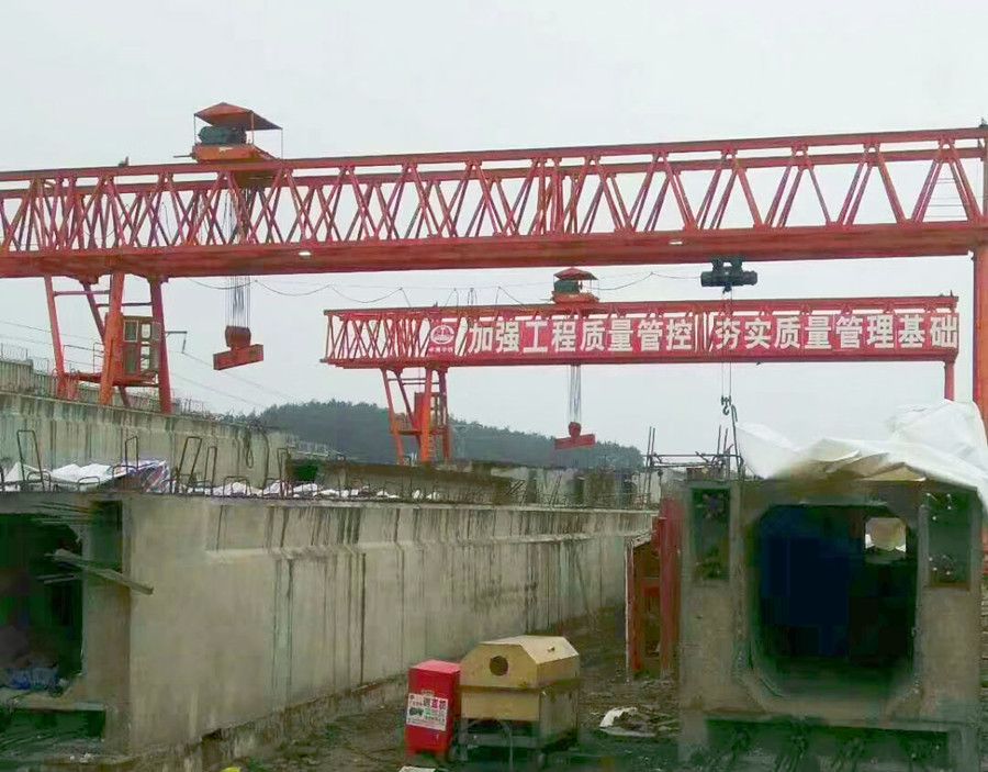 呼和浩特市提梁機、梁場龍門吊、桁架單雙梁門式起重機
