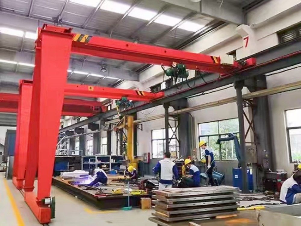 龍門吊廠家、品牌、型號(hào)、價(jià)格、BMH型半腿門式起重機(jī)制造安裝維修