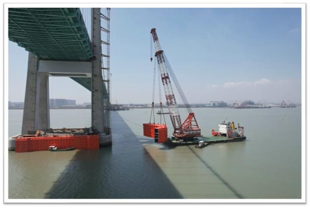 中交第二航務(wù)工程局 北口大橋防撞套箱