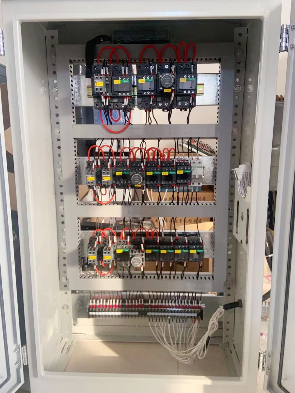 起重電氣柜、電氣箱、變頻起重電氣、自動(dòng)化電氣控制系統(tǒng)設(shè)計(jì)制造安裝