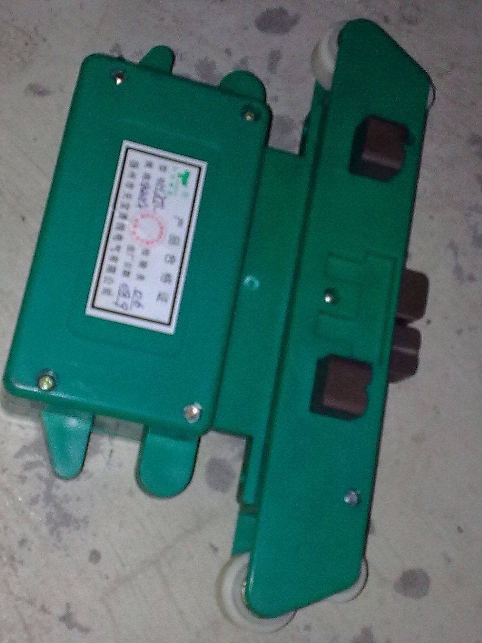 供應(yīng)多極銅導體安全管式滑觸線