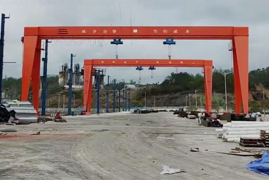 常規(guī)門式起重機(jī).jpg 常規(guī)門式起重機(jī).jpg