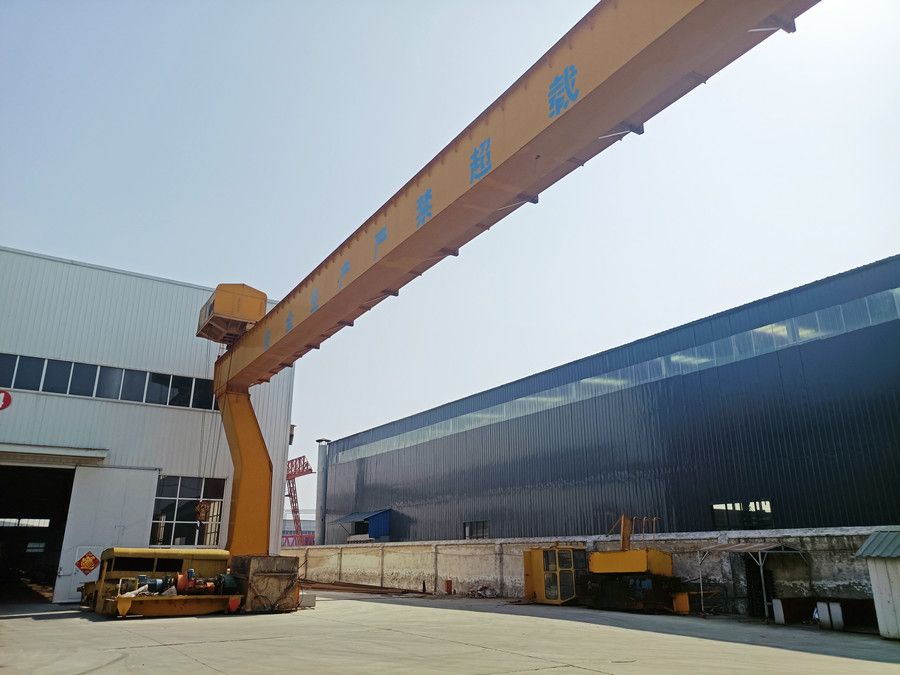 大連龍門吊廠家銷售、MDG型門式起重機(jī)、L型吊鉤門式起重機(jī)