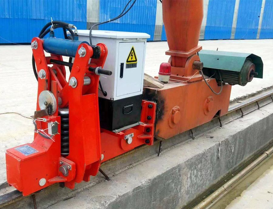 大連龍門吊改造、龍門吊加裝液壓防風(fēng)鐵楔-華研起重安防批發(fā)安裝