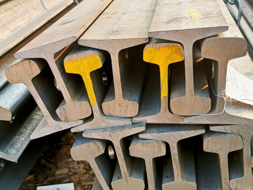 起重機(jī)軌道路軌、鋼軌及軌道壓板、夾板、魚尾板供貨安裝