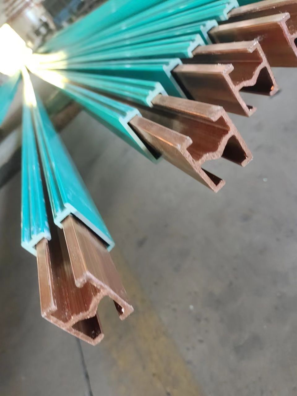 揚(yáng)州天寶供應(yīng)H型單極安全滑觸線