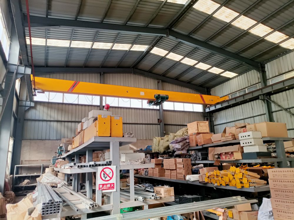 歐式起重機(jī)生產(chǎn)廠家、型號規(guī)格、技術(shù)參數(shù)圖紙、低凈空單梁起重機(jī)圖片